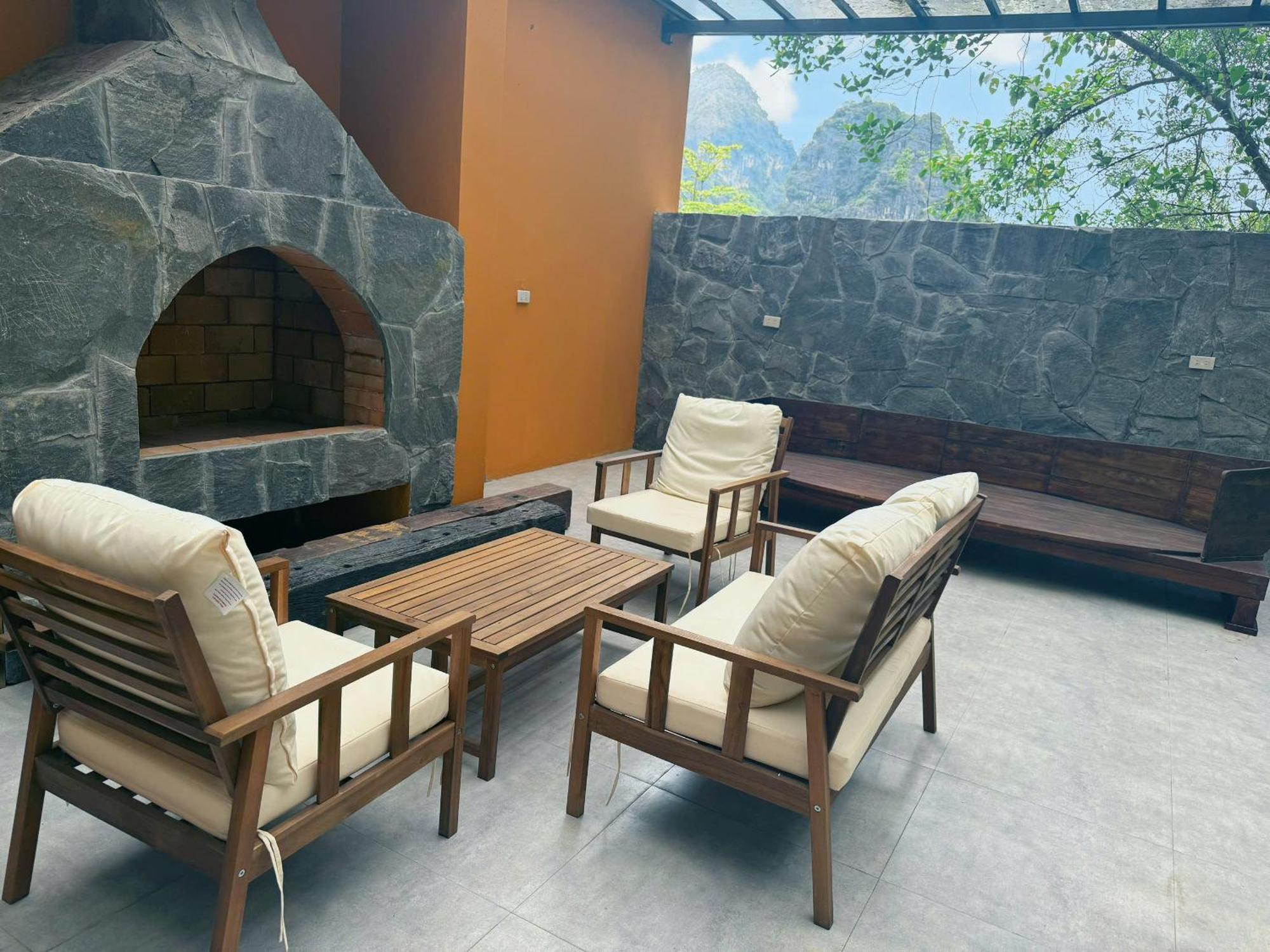 Cendana Trang An Retreat lều *